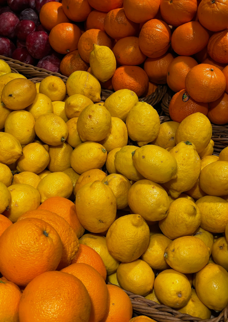 hesperides-fruits tas d'oranges, de citron et d'agrumes